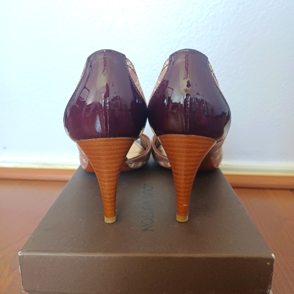 Louis Vuitton Monogram Kiss Me Sandals - Picture 5 of 5